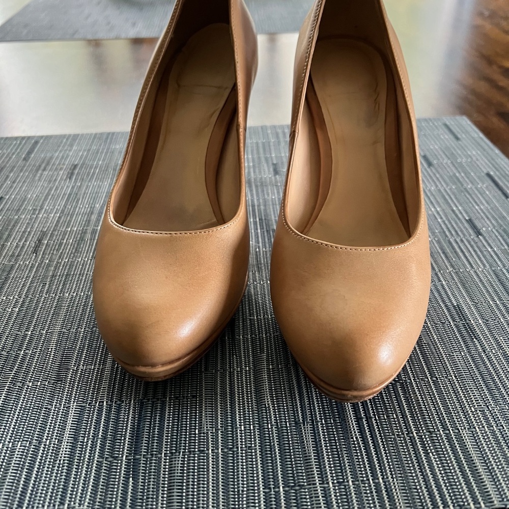 Cole Haan Chelsea Pumps Sandstone Size 6 - Picture 9 of 15